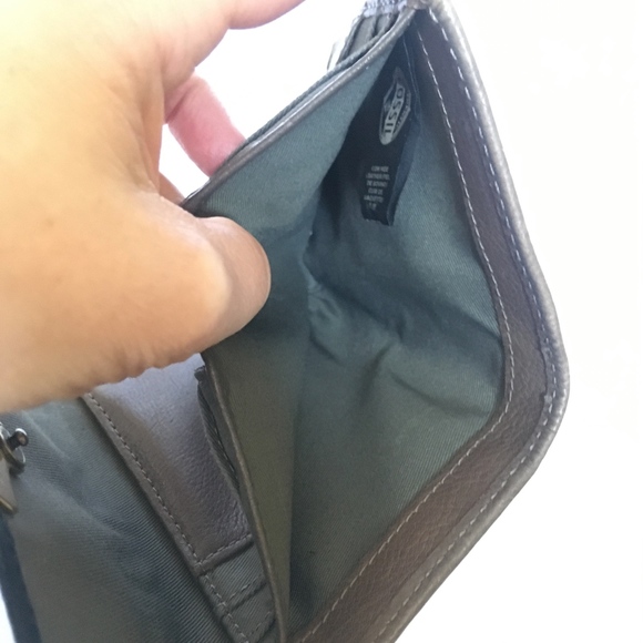 Vintage Fossil Leather Trifold Color-Block Wallet - Picture 6 of 9